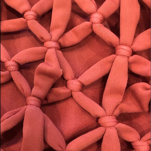 Bikini - Picture 3 of 4